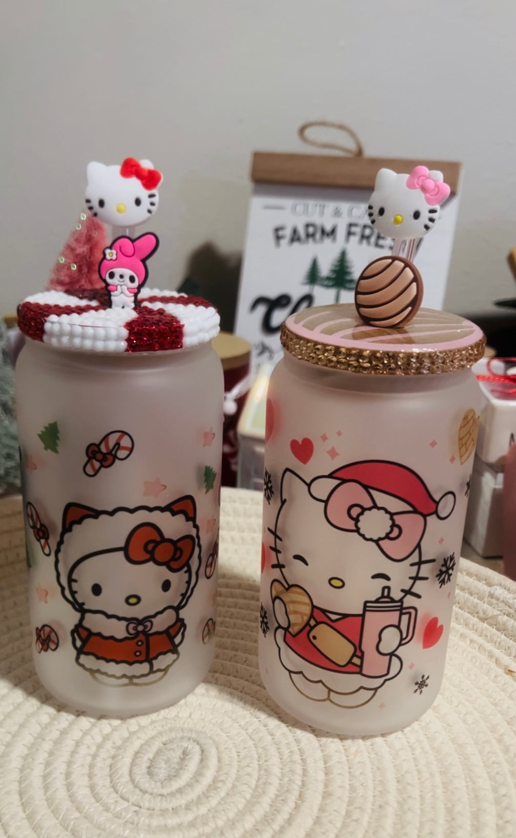 Hello Kitty Christmas Glass Tumbler With Bamboo Lid And Glass Straw